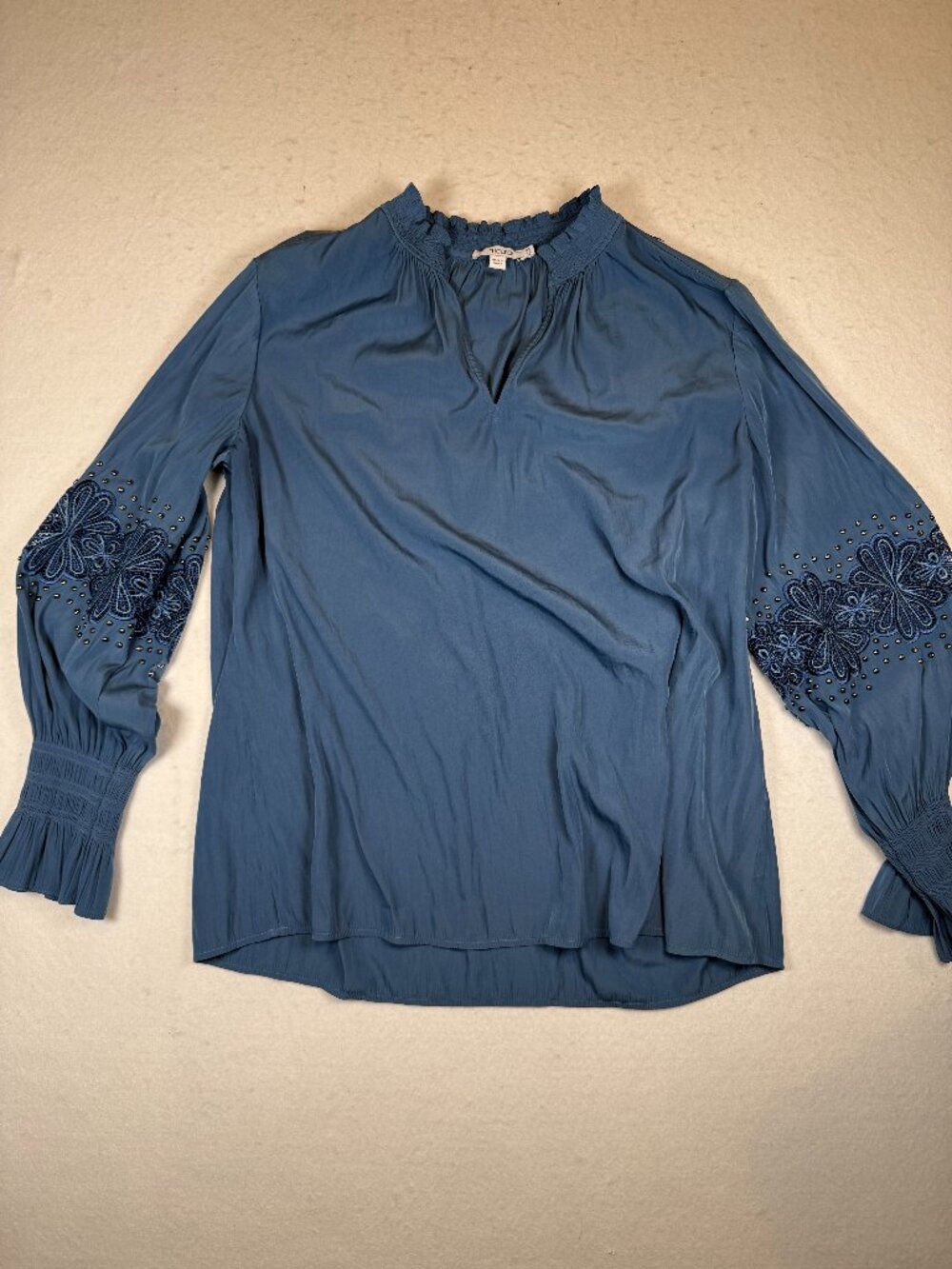 Chico's Silk Blue Balloon Sleeve with Floral Cut outs Size 24 14 V Neck EUC